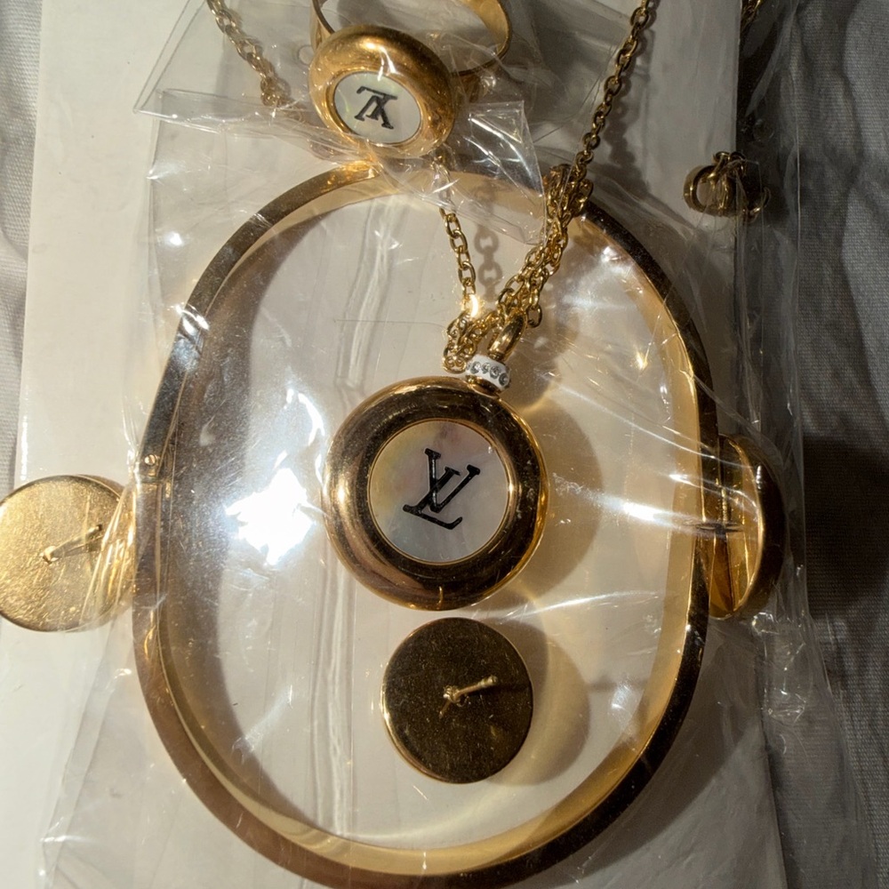 Faux LV Jewelry set